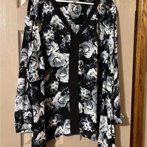 NY Collection Black and White Floral Blouse